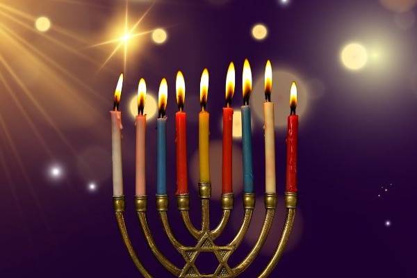 Hanukai közösségi est Székesfehérváron – Ünnepi koncerttel és hagyományos gyertyagyújtással